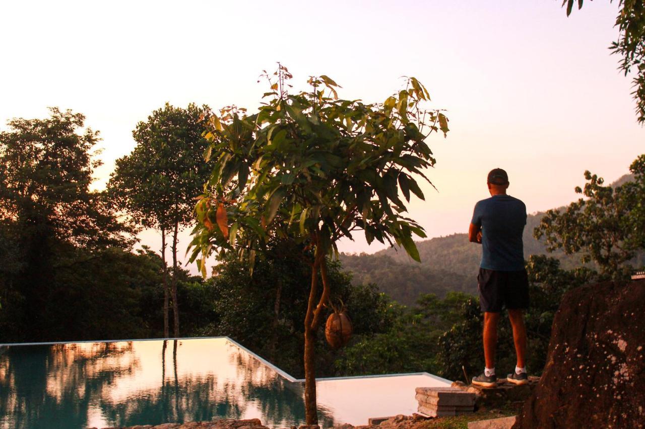 Ahas Gawwa Hotel Padukka Luaran gambar